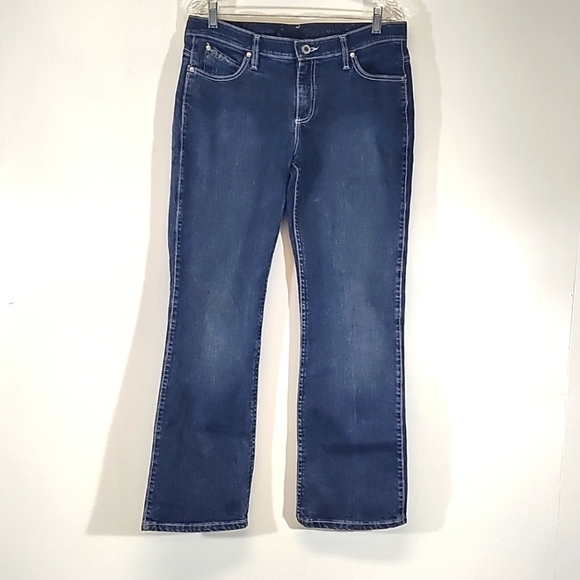 Wrangler women's jeans straight leg mid-rise Size: 9/10/32 Blue - Picture 1 of 9